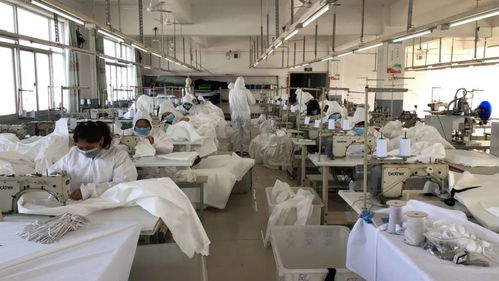 战疫情 贸促在行动 服装厂转产口罩 防护服